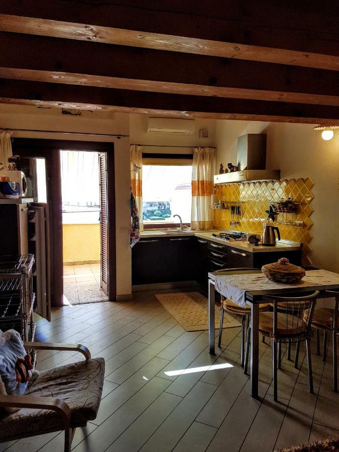 Ferienwohnung La Casa Di Chris Golfo Aranci Exterior foto